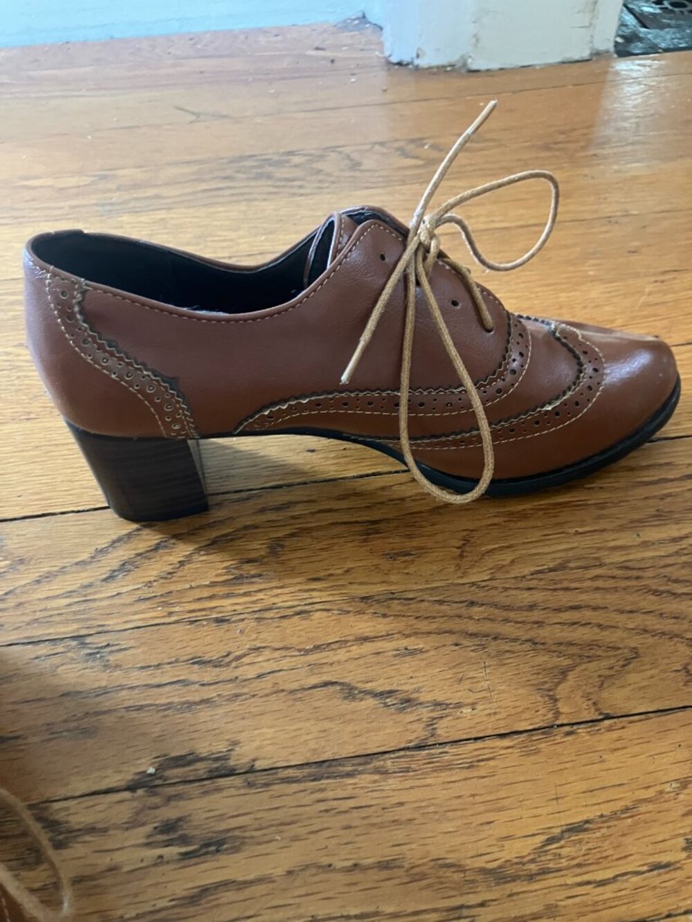 Oxford heels, Sz 39 / 8.5 - Picture 3 of 5